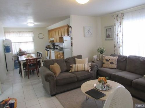 53 Hamilton Ave, Fairview NJ 07022-2040 exterior