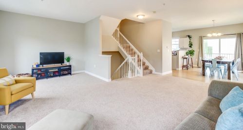 5035 Kimi Gray Ct, Washington DC  20019-5917 exterior