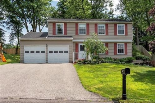 126 Lansdowne Dr, Moon Twp, PA 15108-3028