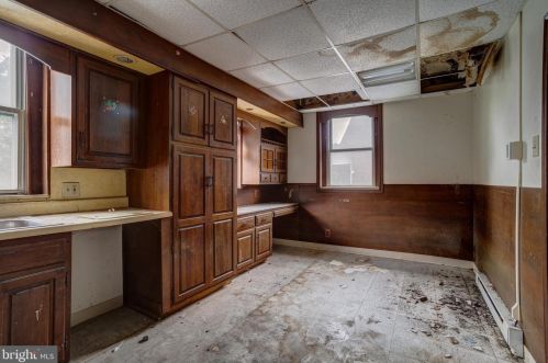 21 Wl Ave, Manor PA 19036-1303 exterior