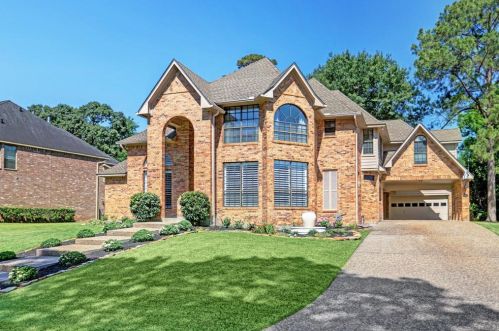 240 Edgewood Dr, Montgomery TX 77356-8408 exterior