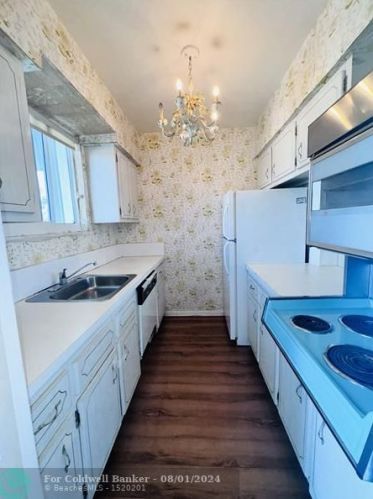 2730 Banyan Rd, Boca Raton, FL 33432-8211