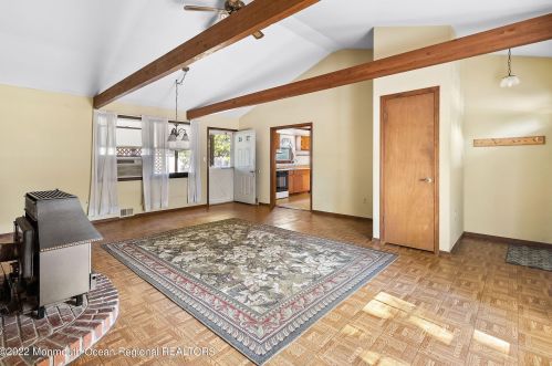 22 Castle Ave, Jackson Twp NJ 08527-2513 exterior