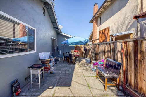 1368 Olympic Dr, Milpitas CA 95035-6531 exterior