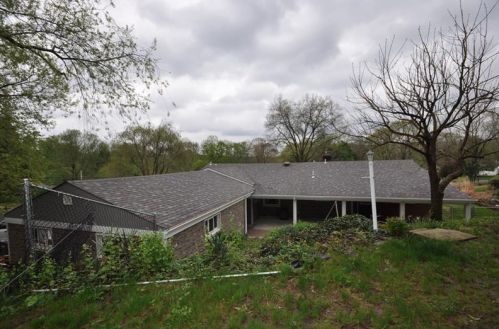 2215 Country Club Dr, Pittsburgh PA  15241-2333 exterior