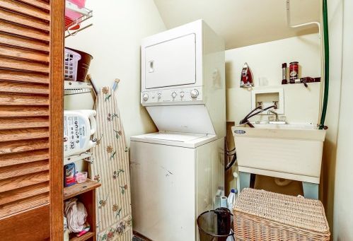 4017 Springfield Ave, Chicago IL 60618-1916 exterior