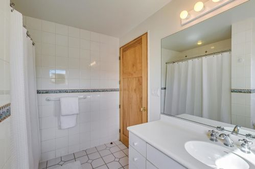 1453 Belden Ave, Chicago IL 60647-3220 exterior