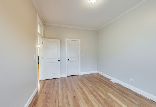 4912 Washington Park Ct, Chicago IL 60615-2304 exterior