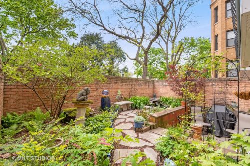 6221 Hermitage Ave, Chicago, IL 60660-1165