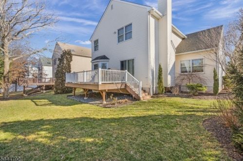 3 Clark Ct, Bridgewater NJ 08807-3073 exterior