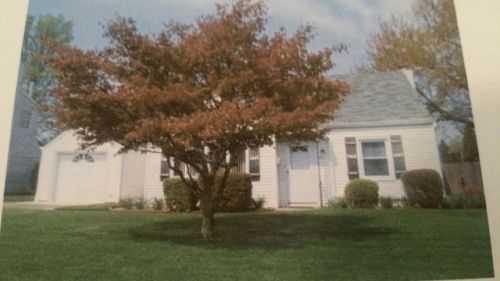 164 Foster Blvd, Babylon, NY 11702-1517