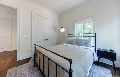 62 Montgomery St, Atlanta GA  30307-2844 exterior