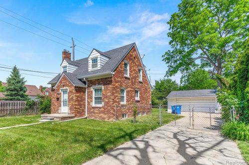 6754 Dolphin St, Dearborn Heights MI  48127-2539 exterior