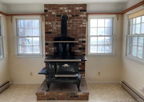 39 Kenilworth Dr, Deep River CT 06419-1213 exterior