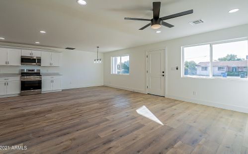 3202 Captain Dreyfus Ave, Phoenix AZ 85032-6706 exterior