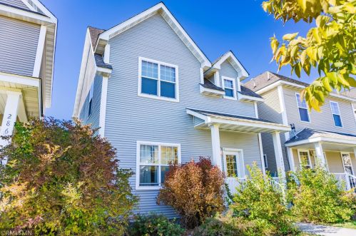 2870 Faulkner Dr, Chaska, MN 55318-4100