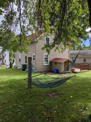 264 6th Ave, Woonsocket, RI 02895-4119