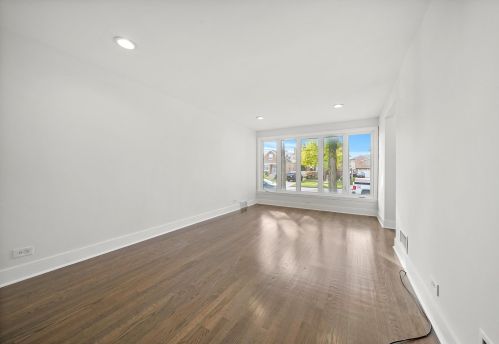 5331 Newland Ave, Chicago, IL 60656-2023