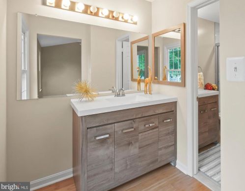 4559 Sawgrass Ct, Alexandria VA  22312-3152 exterior