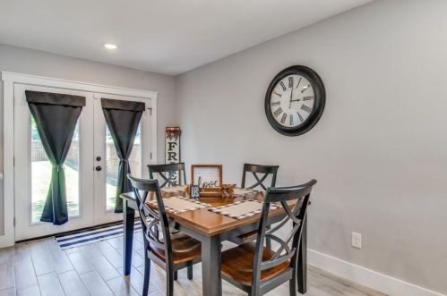 624 Elm St, Denison TX  75020-2238 exterior