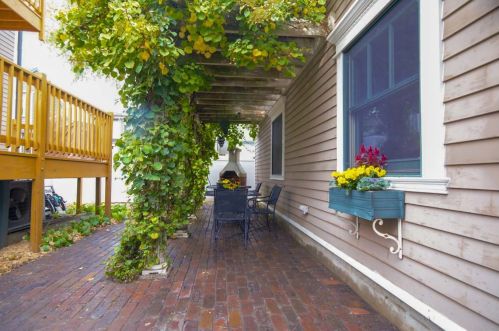 4841 Hoyne Ave, Chicago IL 60625-1306 exterior