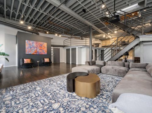 420 Grand Ave, Chicago IL 60612-1144 exterior