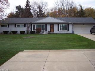 16741 Northview Dr, Cleveland, OH 44136-5337