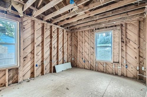 2126 Castlewood St, Atlanta GA  30344-1004 exterior