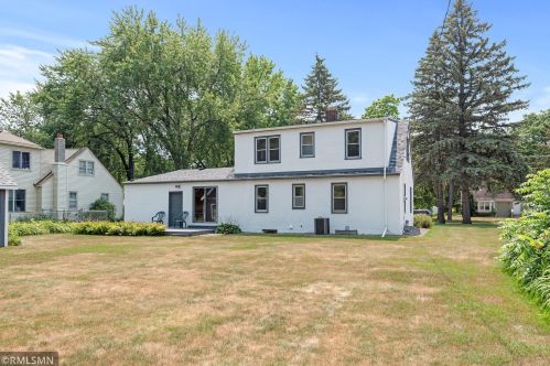 2083 Floral Dr, Saint Paul MN 55110-3849 exterior