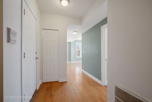 4634 Albany Ave, Chicago, IL 60625-4425