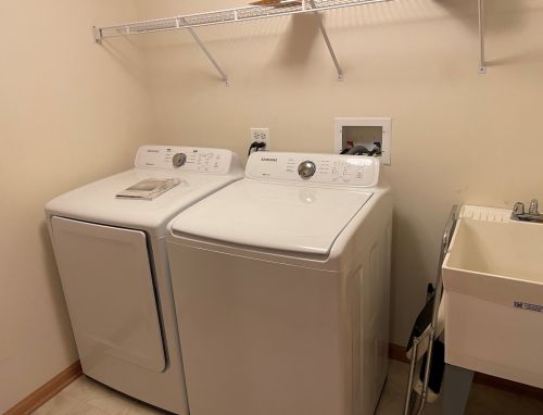 8727 Bryn Mawr Ave, Chicago IL  60631-3689 exterior