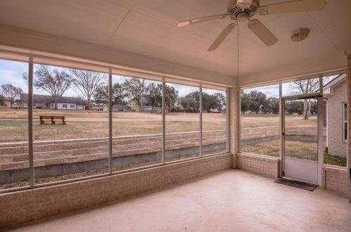 110 18 St, Huntsville TX 77340-4370 exterior