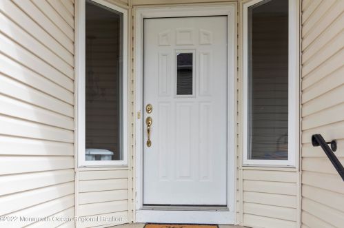 591 Derose Ln, East Freehold NJ 07728-9236 exterior