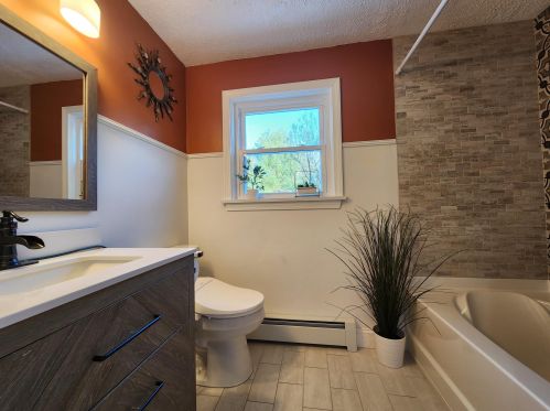 12 Edward Dr, Concord NH  03301-8626 exterior