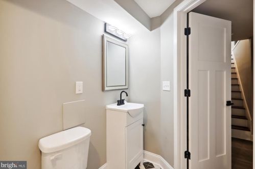 900 Prospect St, Silver Spring MD  20912-6875 exterior