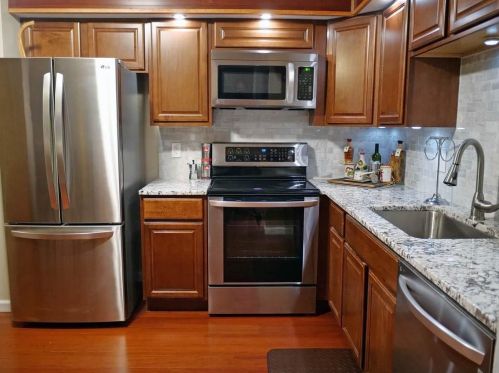 902 Brookhaven Ln, Woonsocket RI 02895-2771 exterior