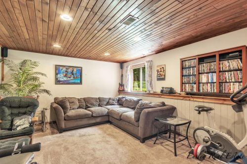 3040 Root Ct, Cedar Springs MI 49319-8153 exterior