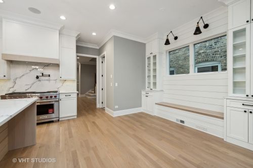 3854 Claremont Ave, Chicago IL 60618-3820 exterior