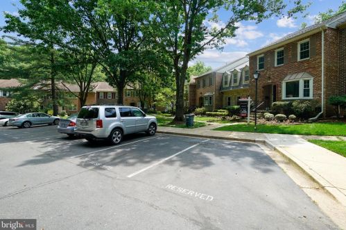 7707 Heatherton Ln, Rockville MD  20854-3212 exterior