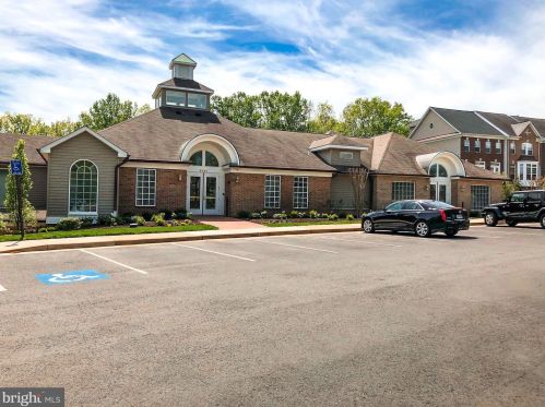 6026 Lands End Ln, Alexandria VA 22315-2669 exterior