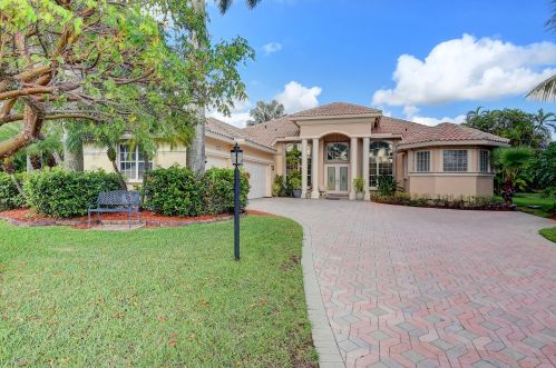 8033 Desmond Dr, Boynton Beach, FL 33472-5012