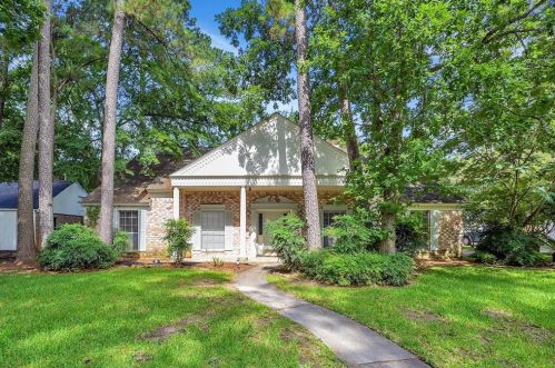 1914 River Falls Dr, Humble, TX 77339-3112