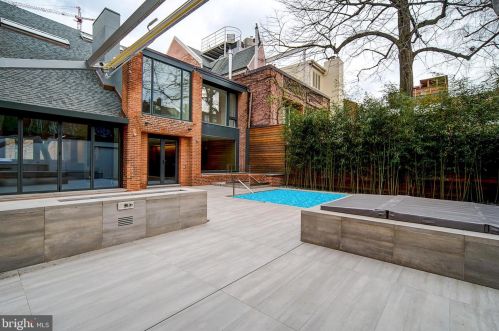 110 Delancey St, Philadelphia PA 19103-6409 exterior