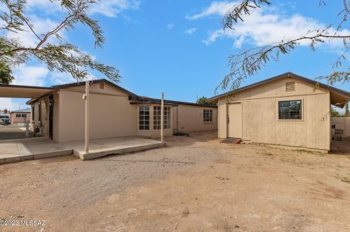 818 Calle Bocina, Tucson AZ  85756-6434 exterior