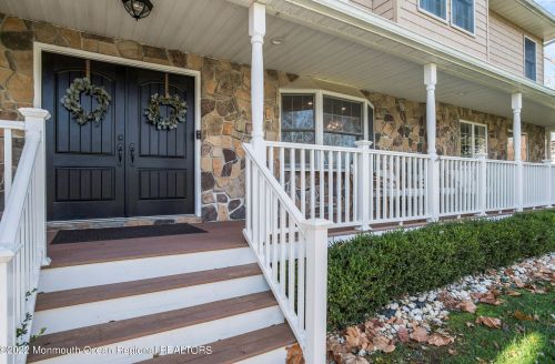 27 Randolph Rd, East Freehold, NJ 07728-1531