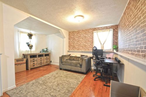 214 Lawrence St, Mishawaka IN 46545-6123 exterior