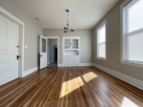 4447 Troy St, Chicago IL 60655-2317 exterior