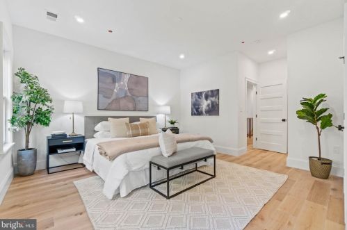 17 9th St, Washington DC  20003-1333 exterior