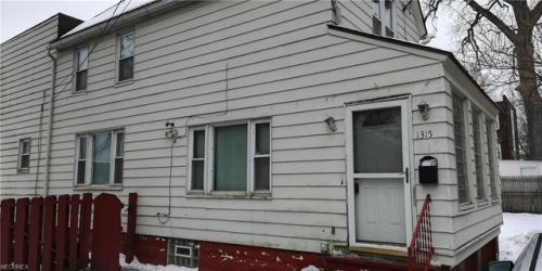 1315 Elm Ct, Cleveland, OH 44102-1952