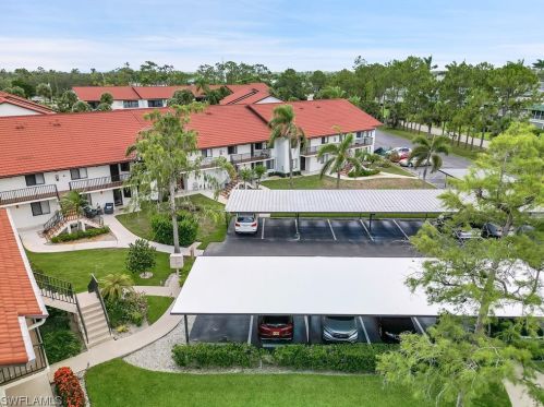 4977 Pepper Cir, Naples, FL 34113-4113